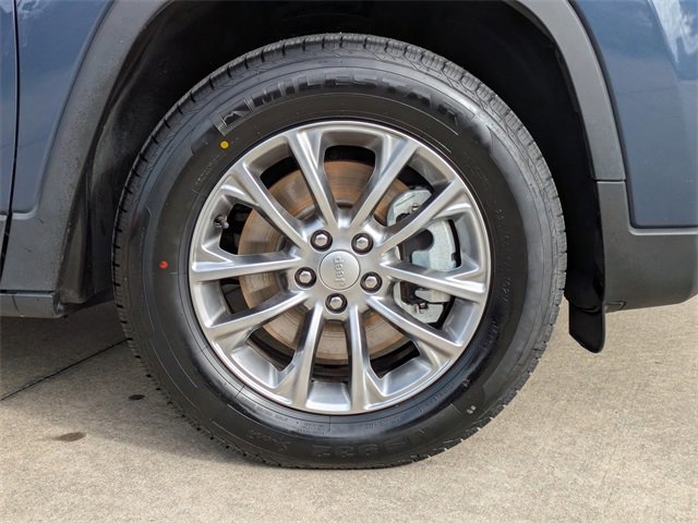 Used 2021 Jeep Cherokee Latitude Lux w/ Comfort/Convenience Group image 11