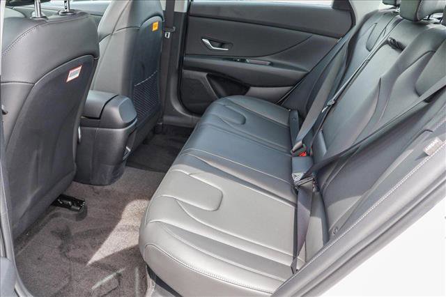 New 2025 Hyundai Elantra Limited image 24