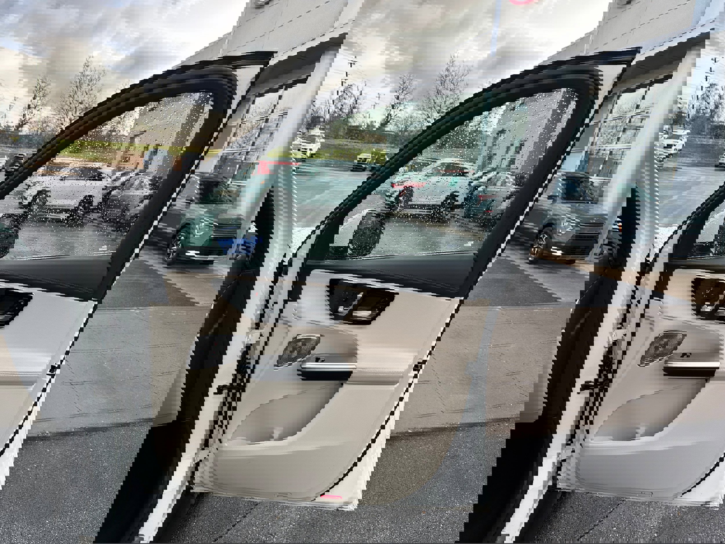 Used 2023 Mercedes-Benz GLC 300 4MATIC image 26