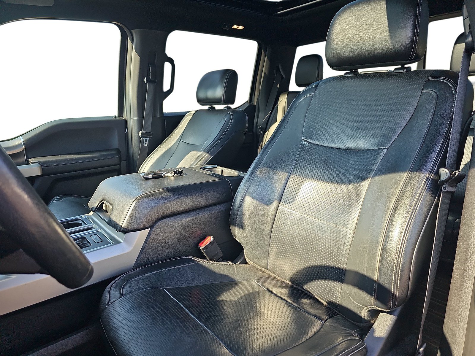 Used 2016 Ford F150 Lariat w/ Equipment Group 502A Luxury AWD/4WD image 12