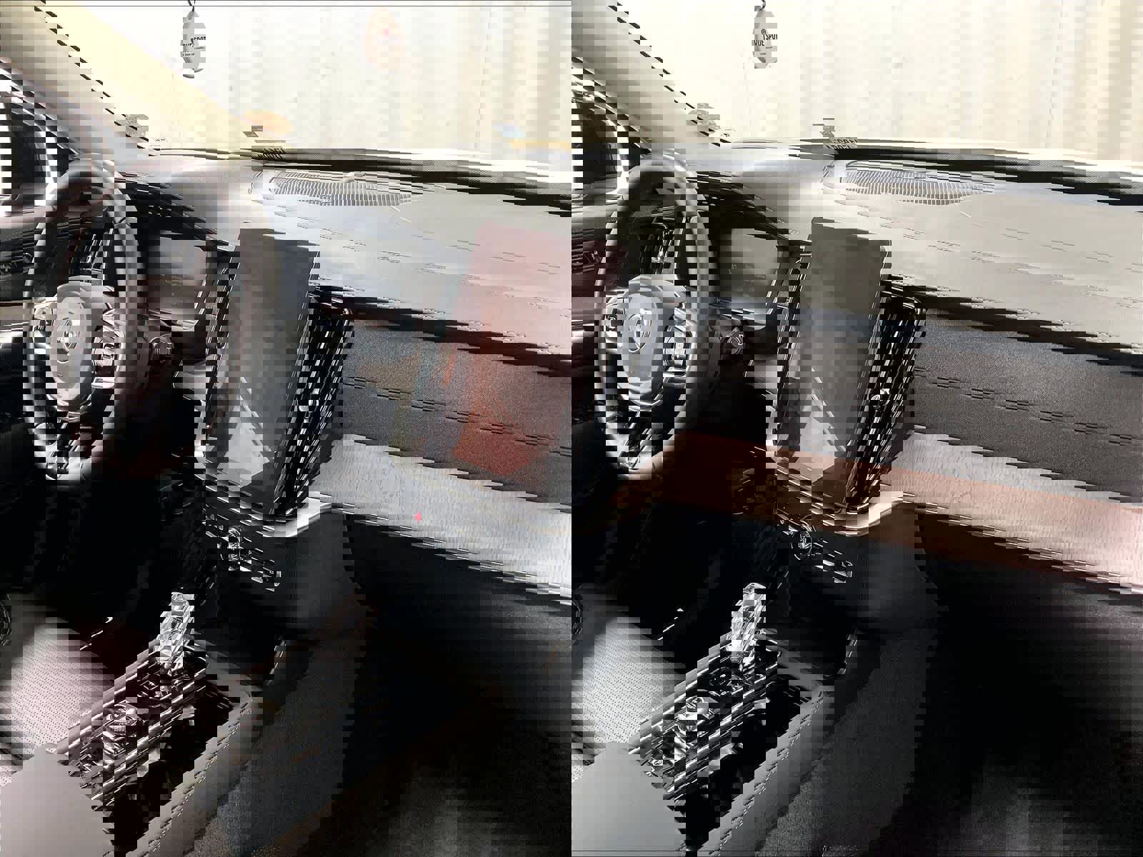 Used 2026 Volvo XC90 B6 Ultra w/ Protection Package Premier AWD/4WD image 14