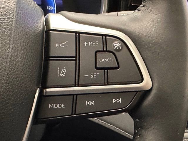 Used 2023 Toyota Highlander Limited AWD/4WD image 14