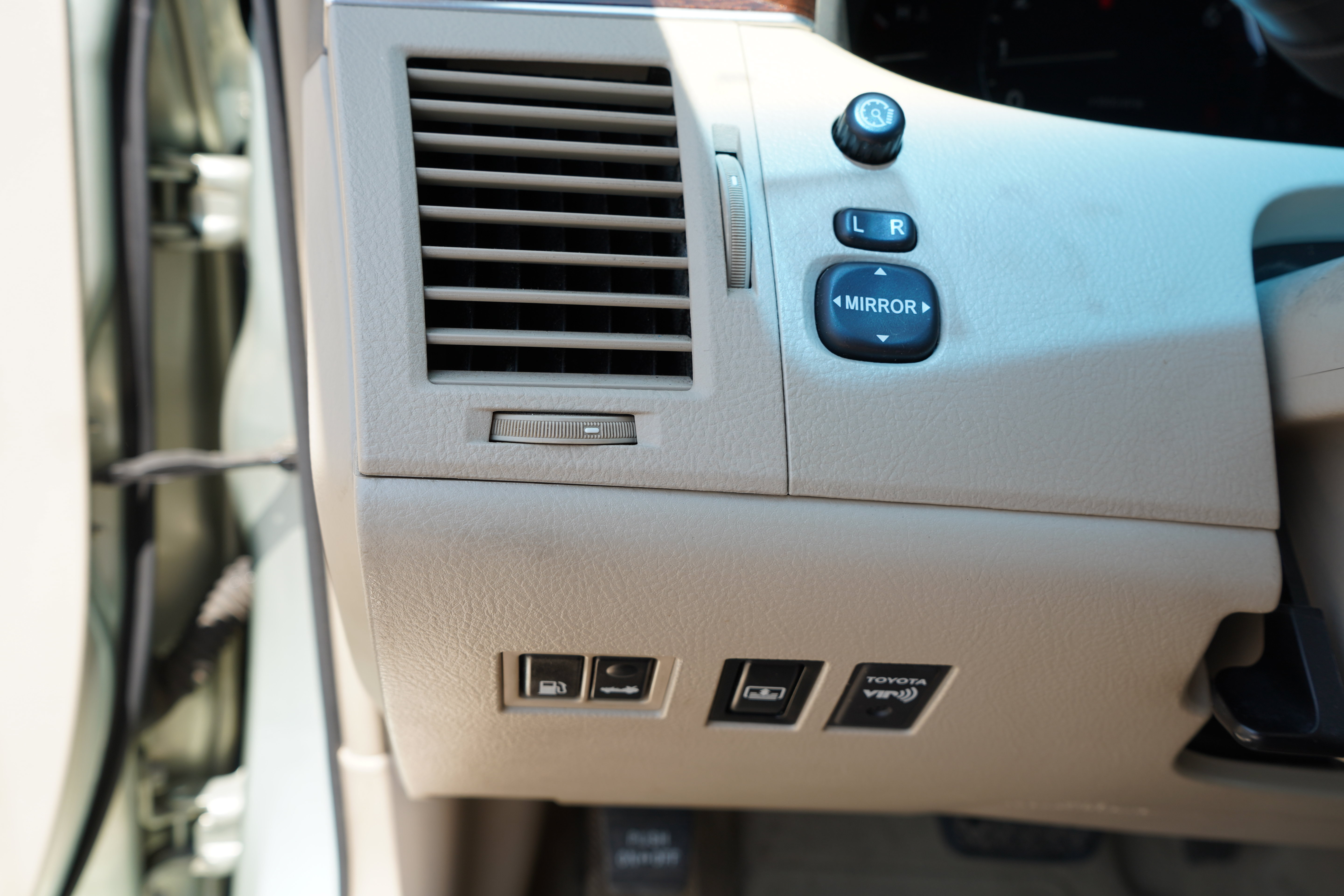 Used 2009 Toyota Avalon XL FWD image 12