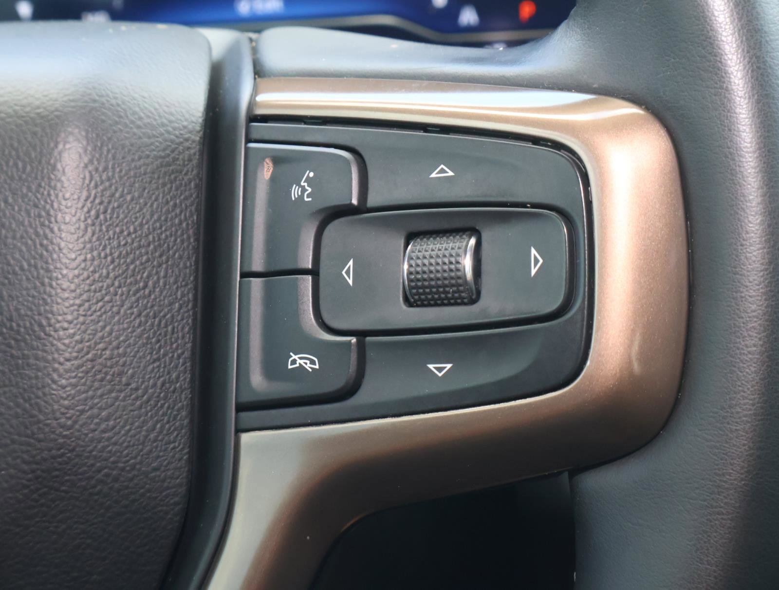 Used 2024 Chevrolet Suburban High Country image 32