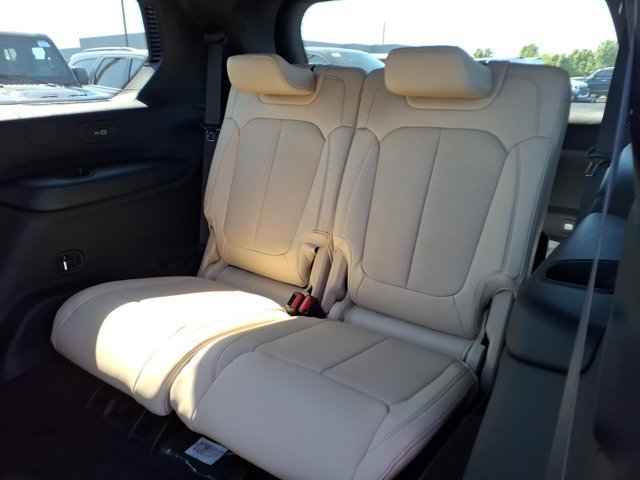 New 2026 Jeep Grand Cherokee L Limited w/ Luxury Tech Group II AWD/4WD image 17