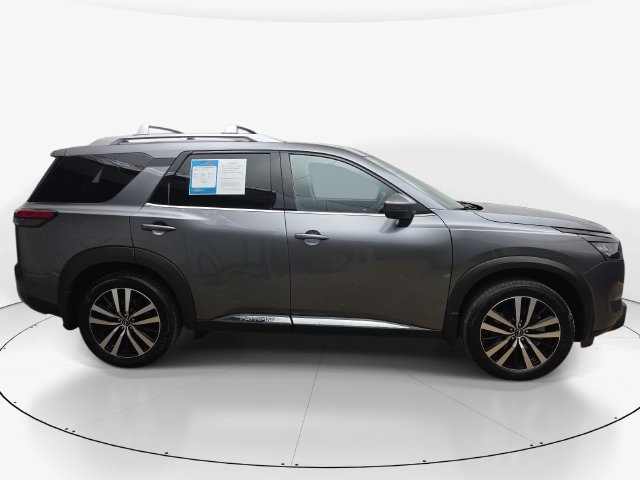 Used 2025 Nissan Pathfinder Platinum FWD image 5