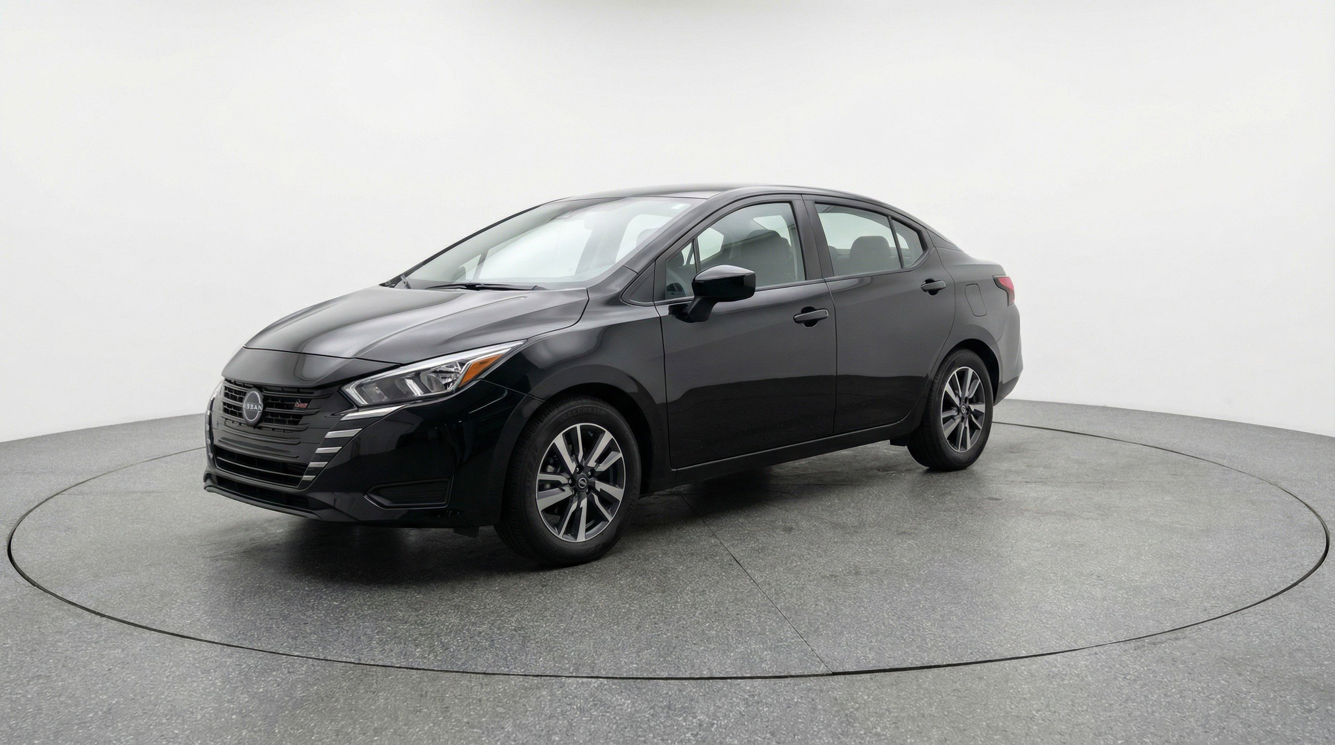 Used 2025 Nissan Versa SV FWD image 3