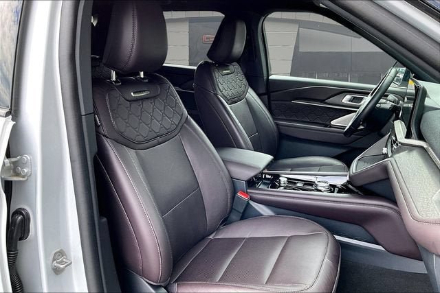 Used 2025 Ford Explorer Platinum w/ LUX Leather Package AWD/4WD image 7