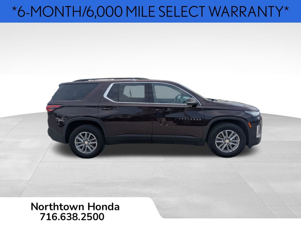 Used 2022 Chevrolet Traverse LT image 2
