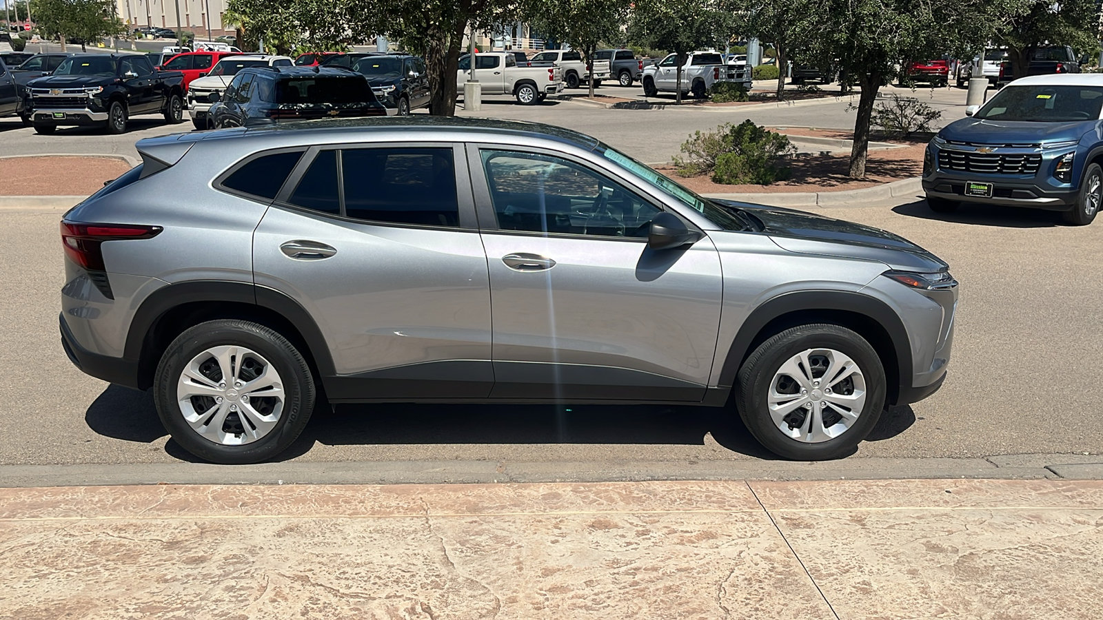 Used 2024 Chevrolet Trax LS w/ Driver Confidence Package FWD image 9