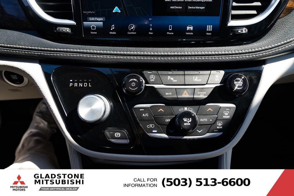 Used 2021 Chrysler Pacifica Limited AWD/4WD image 17