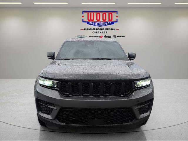 Used 2024 Jeep Grand Cherokee Altitude AWD/4WD image 8