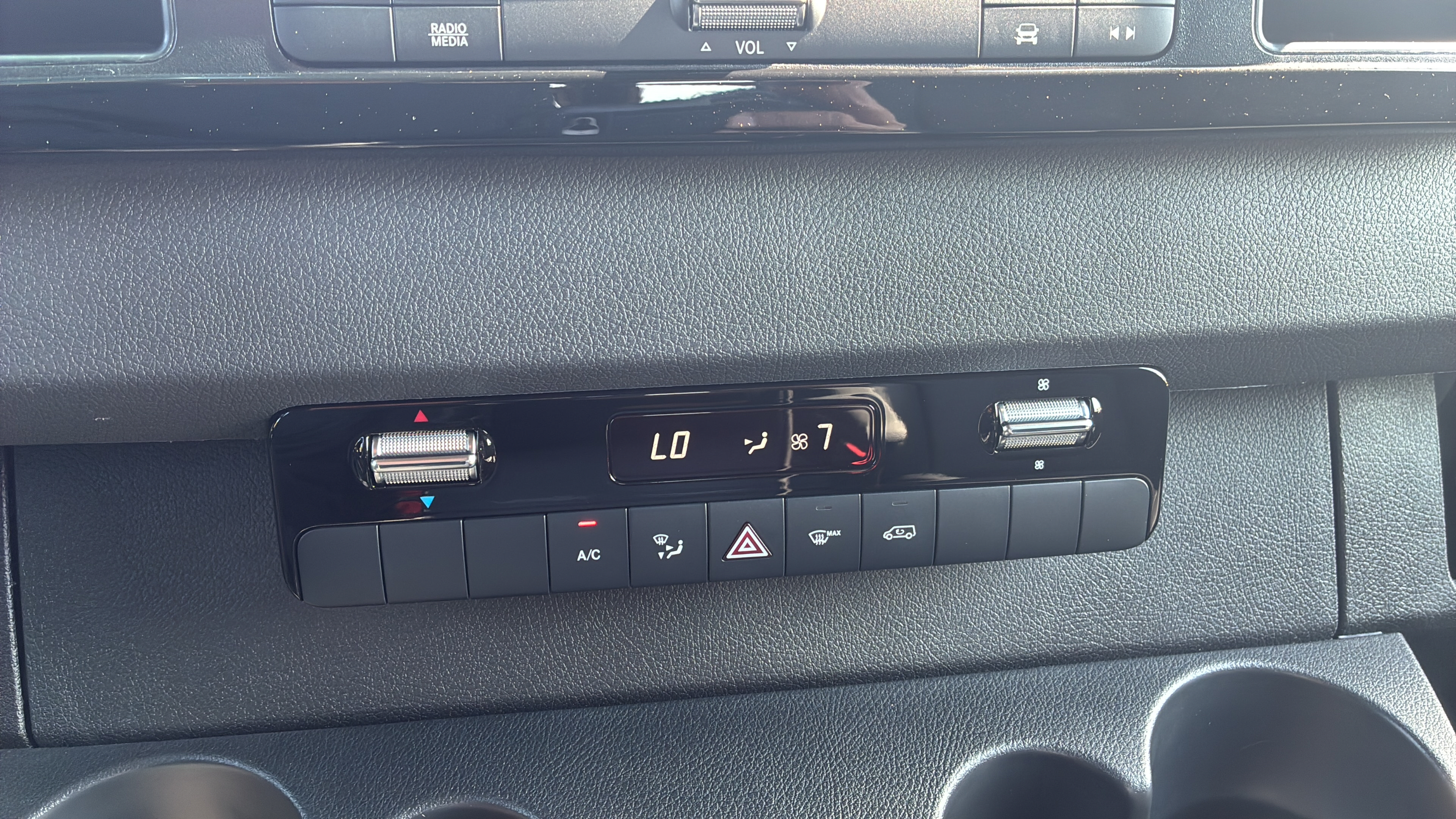 Used 2025 Mercedes-Benz Sprinter 2500 image 12