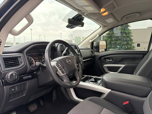 Used 2024 Nissan Titan SV w/ SV Convenience Package image 17