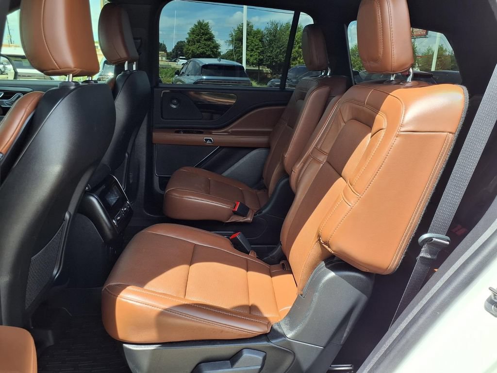 Used 2022 Lincoln Aviator Reserve w/ Elements Package Plus RWD image 25
