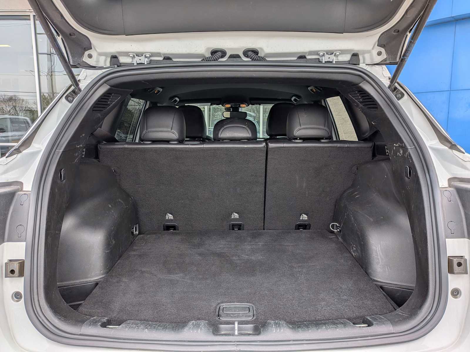 Used 2025 Jeep Compass Latitude image 29