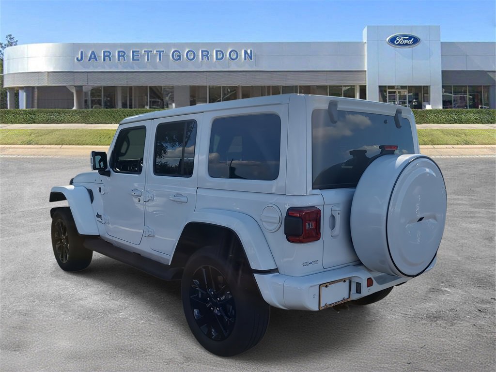 Used 2022 Jeep Wrangler Unlimited Sahara image 3