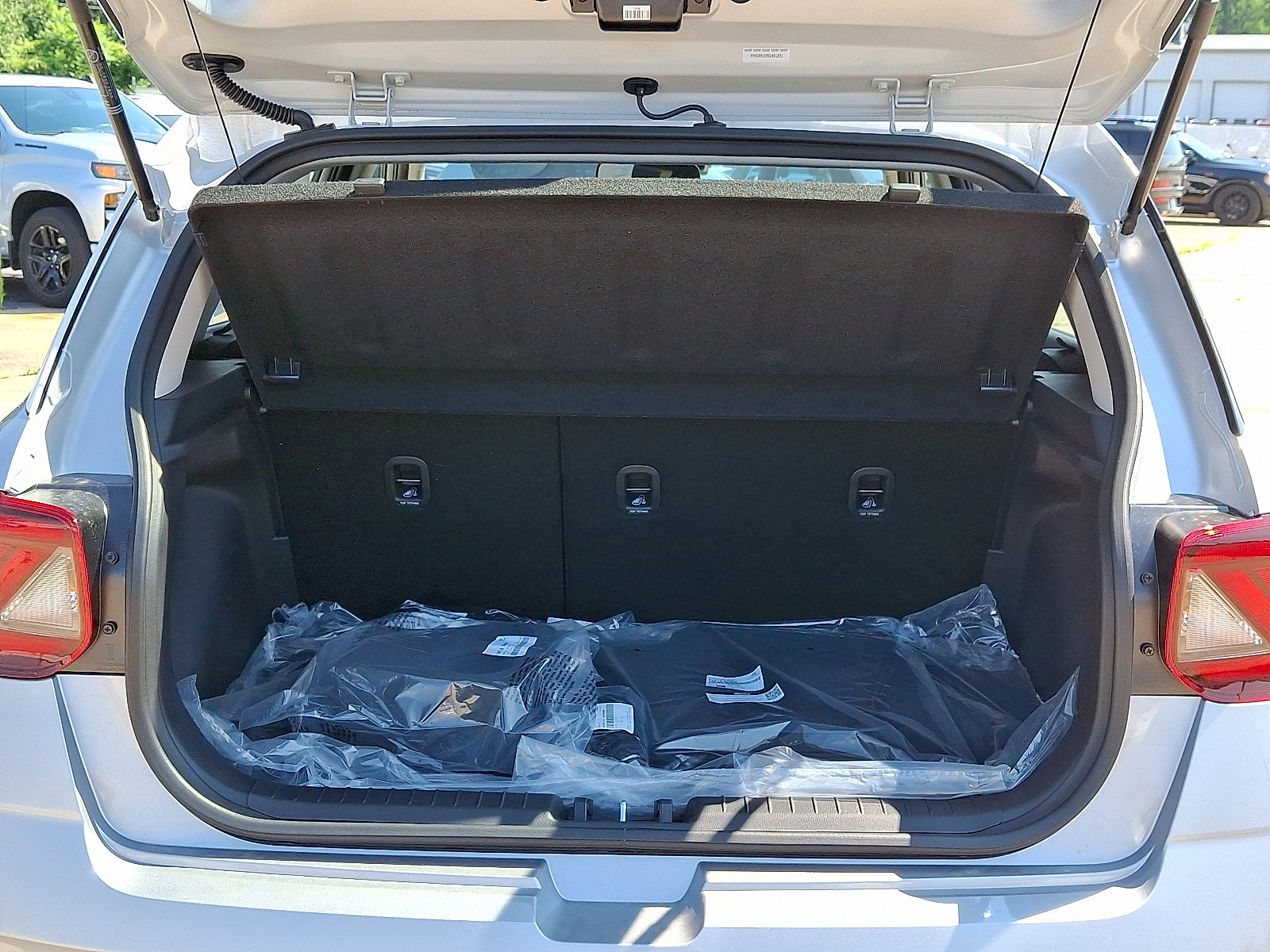 New 2025 Hyundai Venue SE image 19