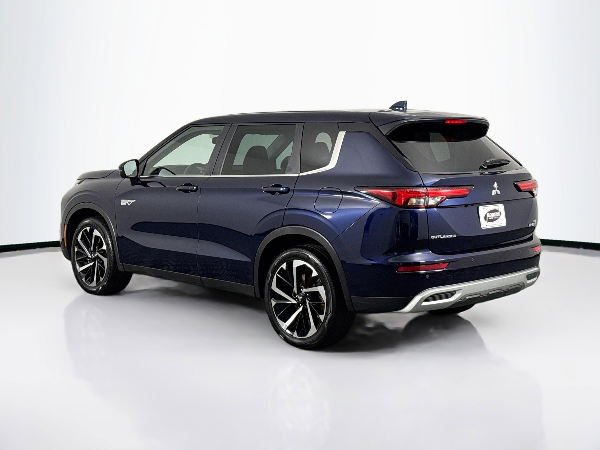 Used 2023 Mitsubishi Outlander SE AWD/4WD image 9