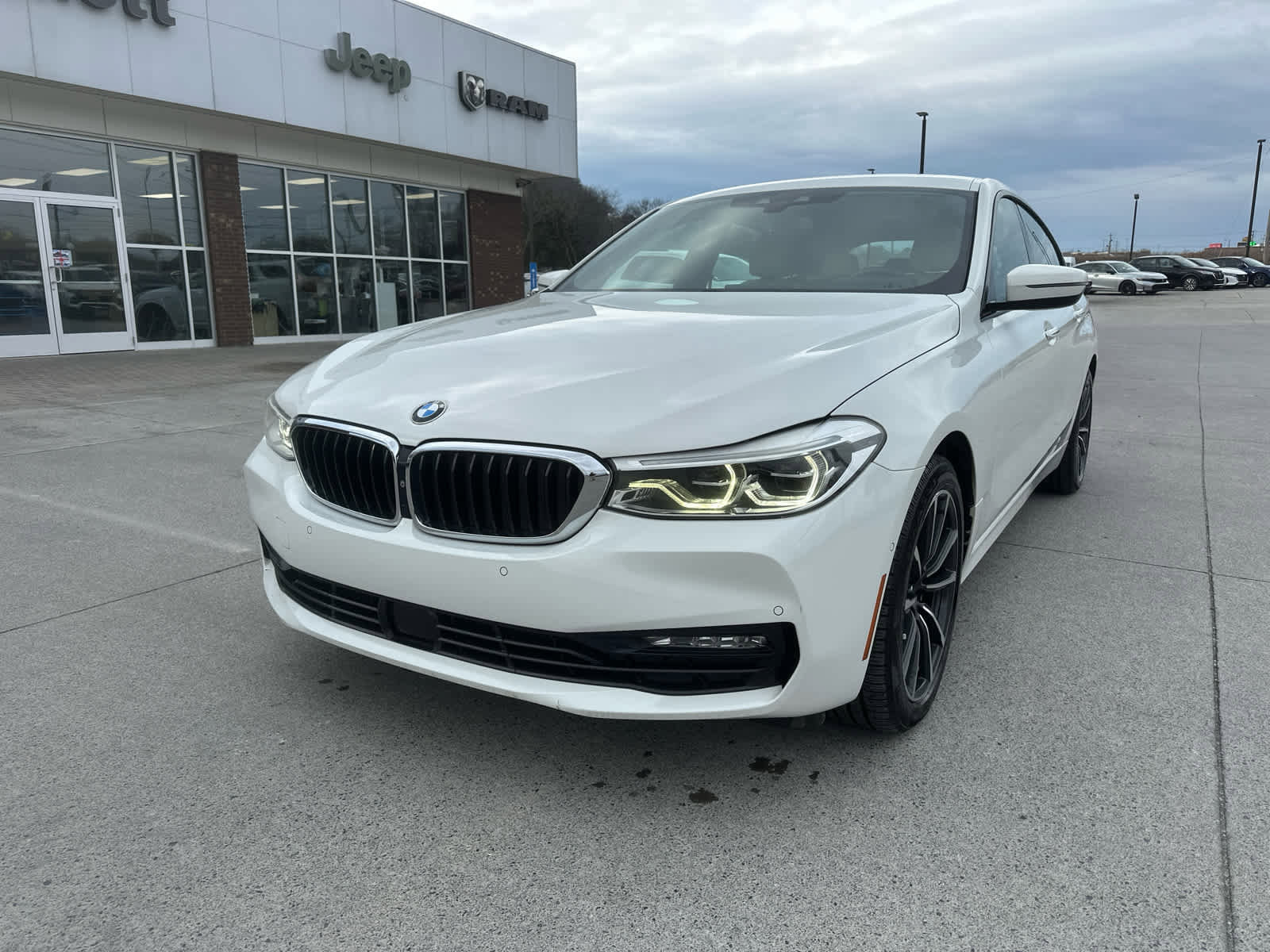 Used 2018 BMW 640i Gran Turismo xDrive image 3
