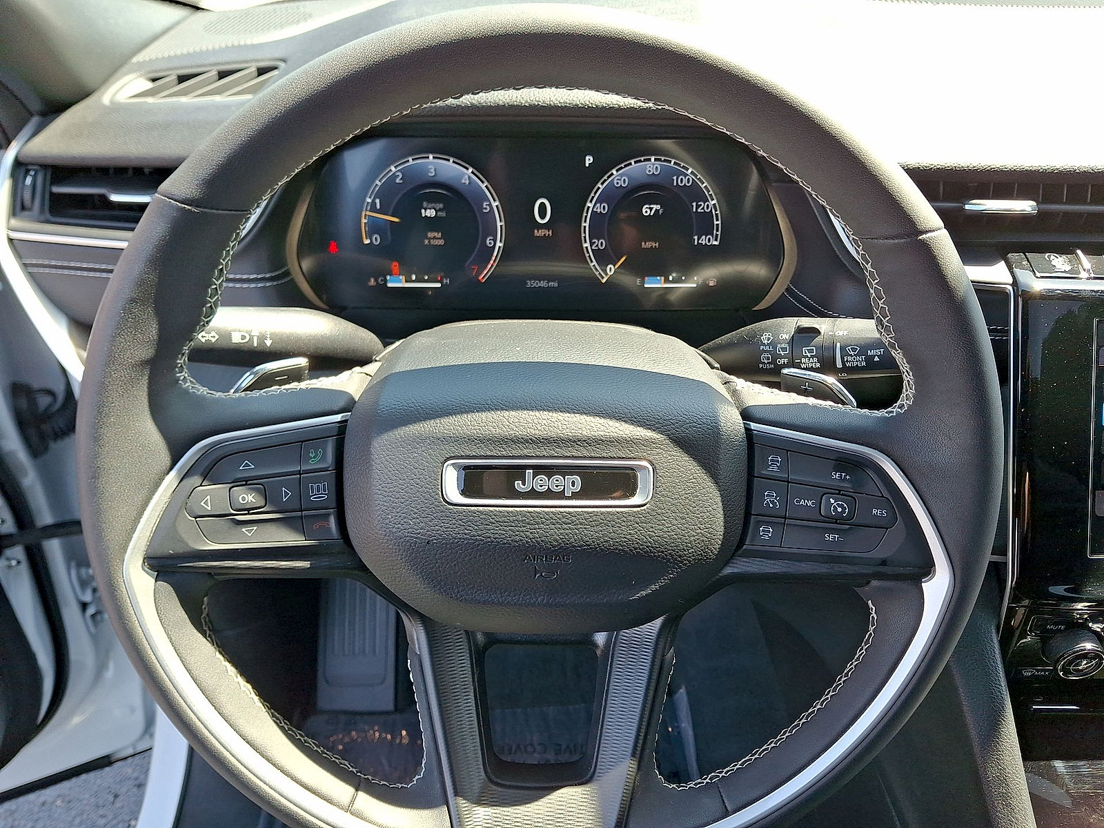 Used 2023 Jeep Grand Cherokee L Laredo AWD/4WD image 16