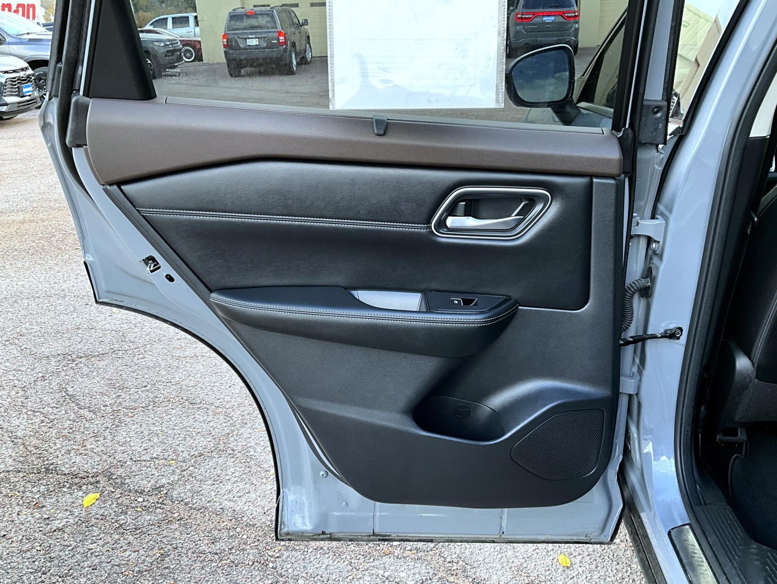Used 2023 Nissan Rogue Platinum w/ Platinum Premium Package AWD/4WD image 21