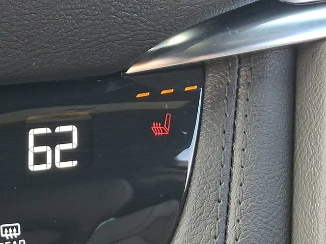 Used 2025 Cadillac XT5 Luxury w/ LPO, Floor Liner Package AWD/4WD image 24