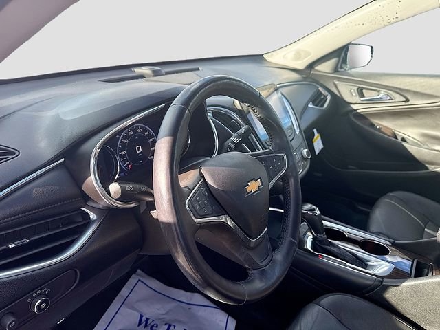 Used 2019 Chevrolet Malibu Premier w/ Sun and Wheel Package image 9