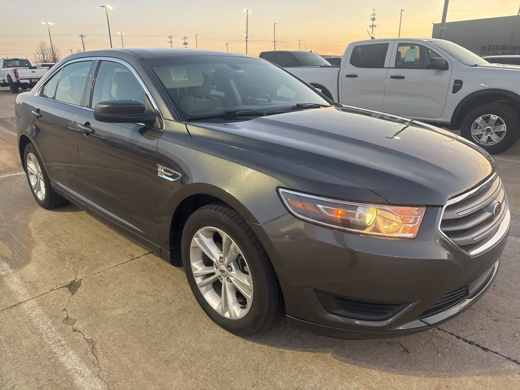Used 2019 Ford Taurus SE video 1