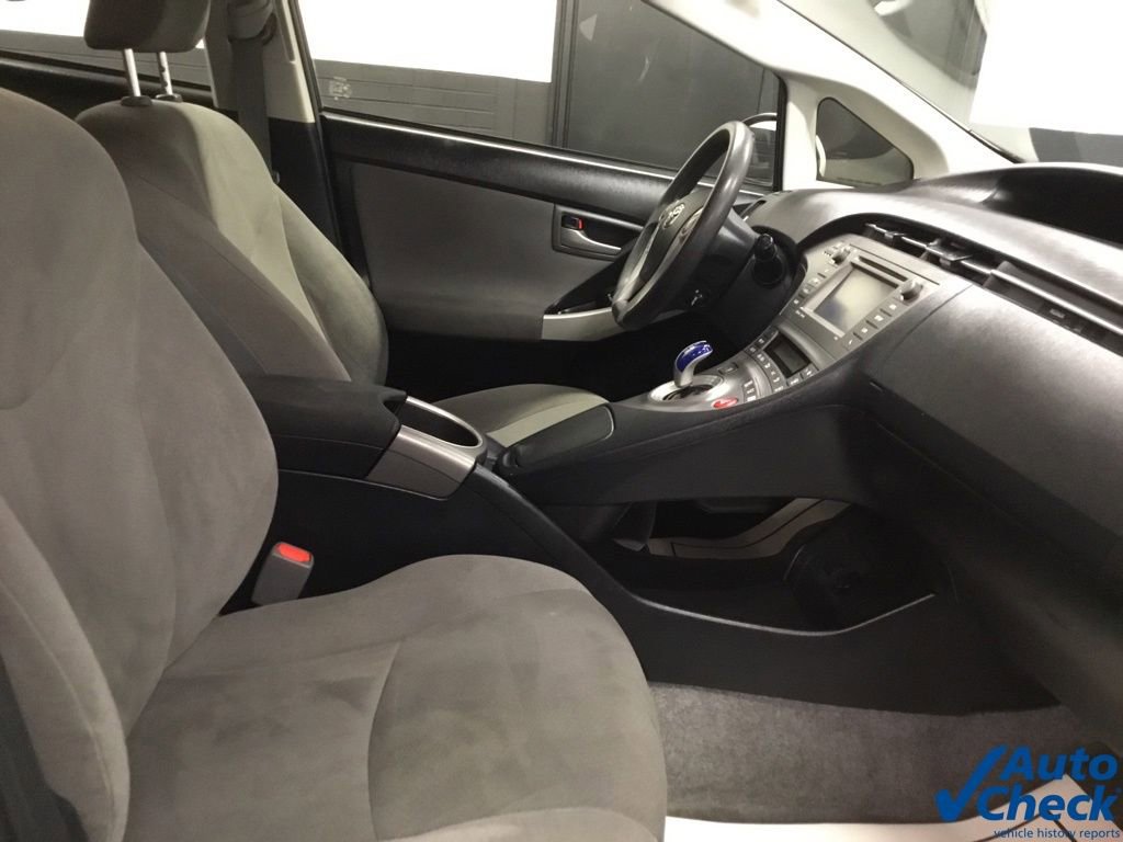 Used 2015 Toyota Prius Three w/ Solar Roof Package image 38