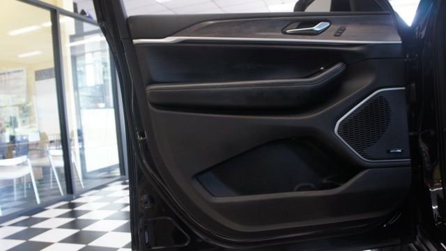 Used 2022 Jeep Grand Cherokee L Limited image 27