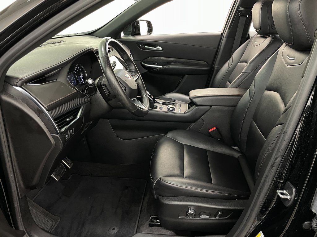 Certified 2023 Cadillac XT4 Sport w/ LPO, Onyx Lite Package image 7
