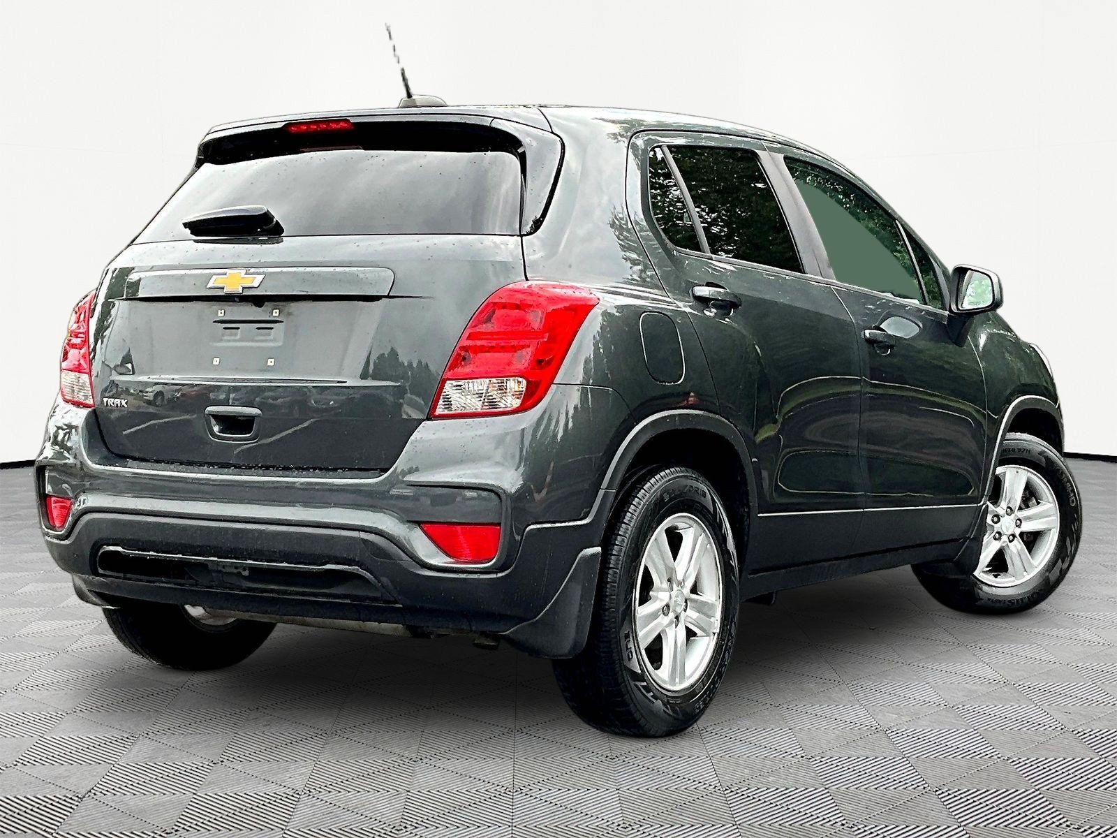 Used 2020 Chevrolet Trax LS w/ Tint and Cruise Package FWD image 6