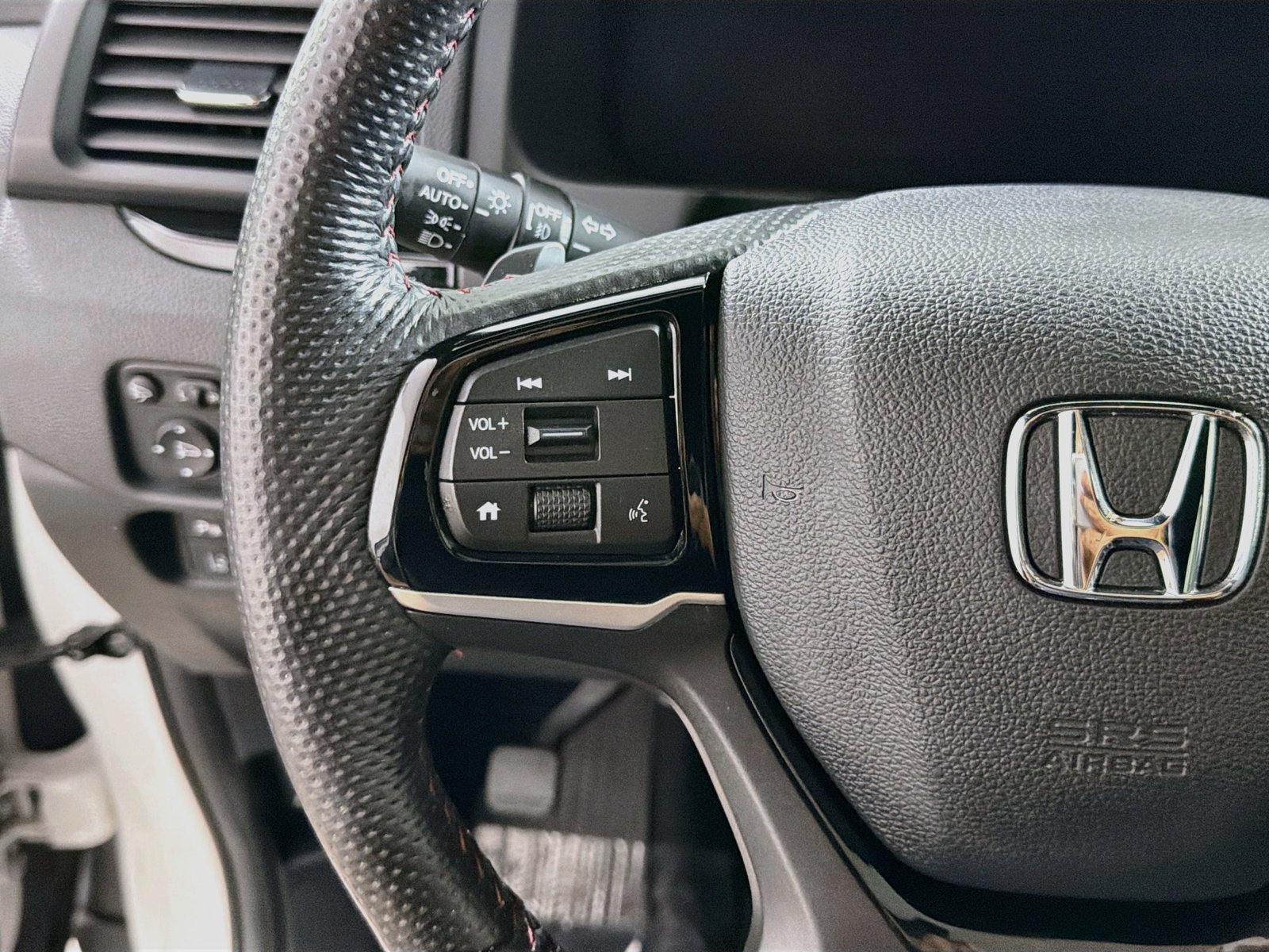 Used 2024 Honda Ridgeline Black Edition image 11