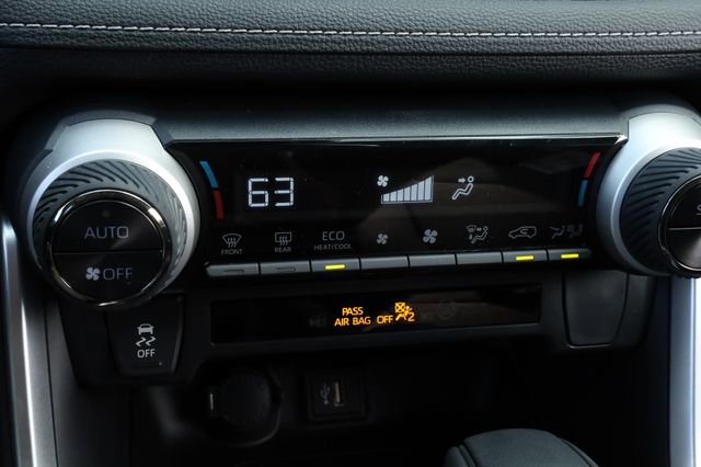 Used 2025 Toyota RAV4 XLE image 26