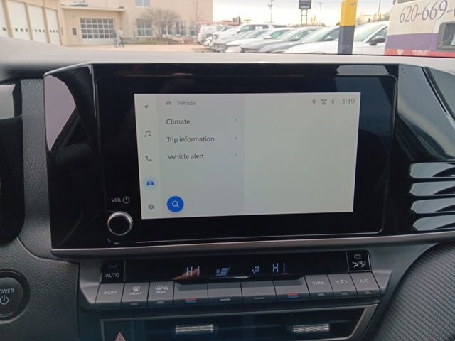 Used 2025 Toyota Camry SE image 19