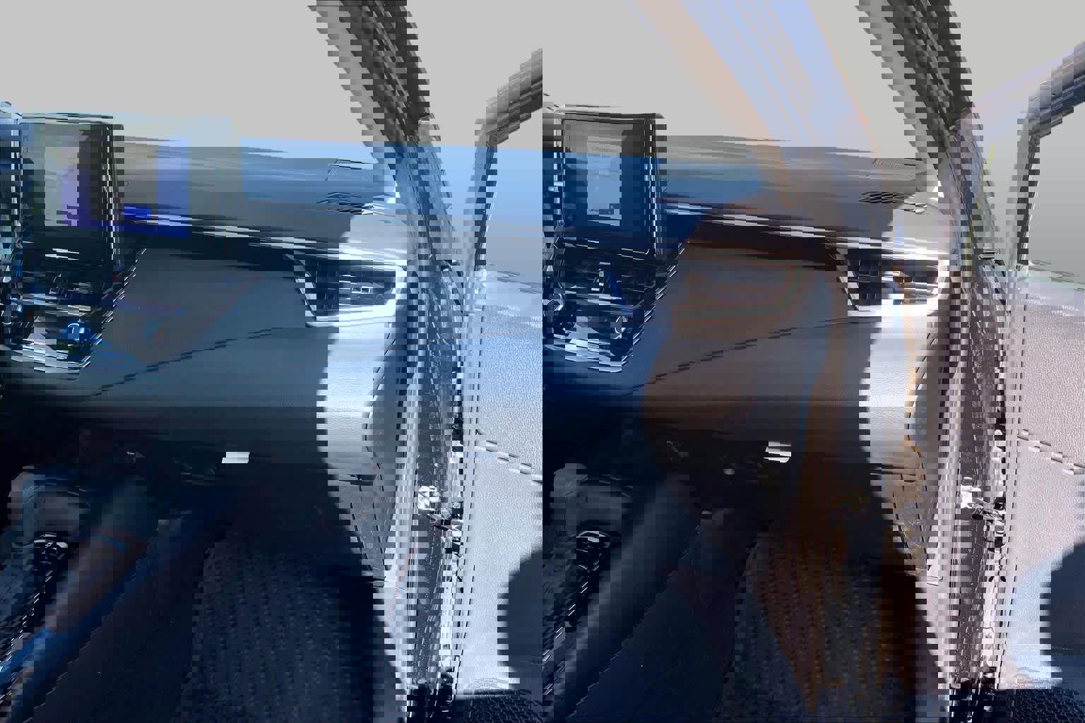 Certified 2025 Toyota Corolla LE image 17