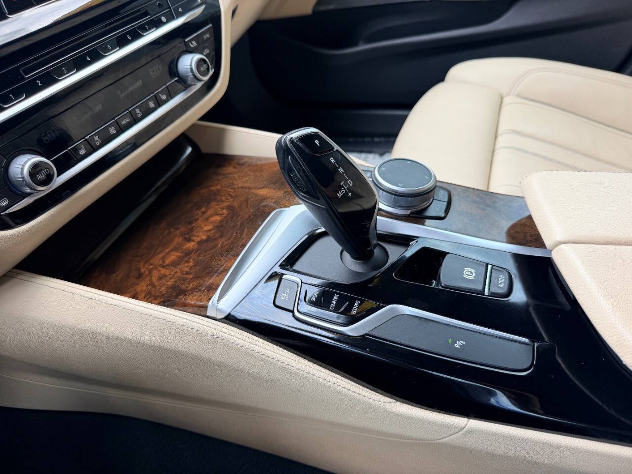 Used 2019 BMW 530i xDrive AWD/4WD image 42