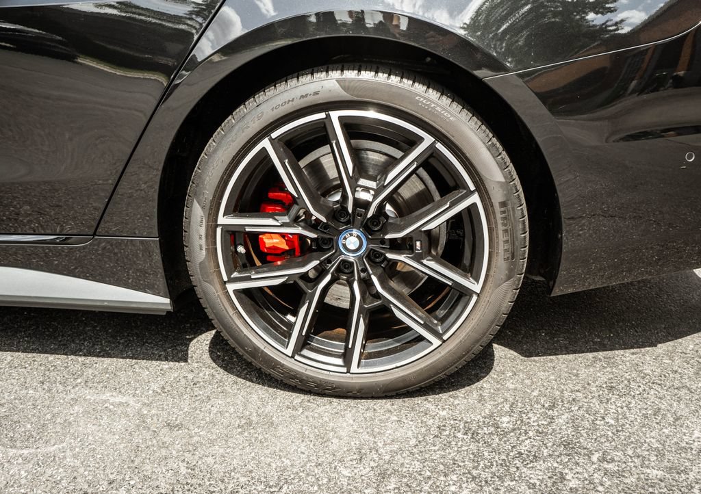 Used 2023 BMW i4 M50 w/ M Carbon Exterior Package AWD/4WD image 32