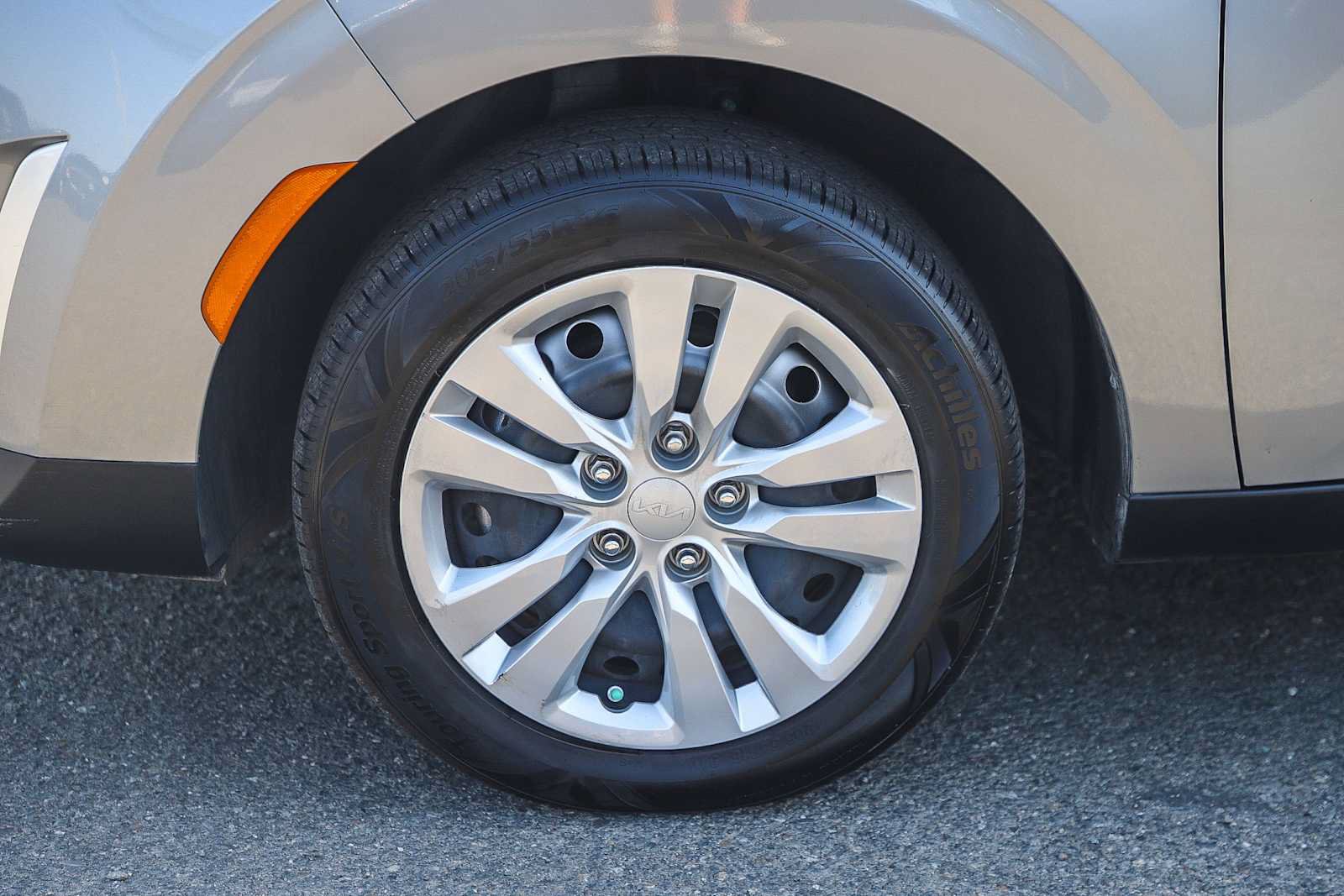 Used 2023 Kia Soul LX FWD image 12