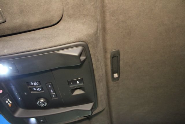 Used 2018 Cadillac Escalade Platinum AWD/4WD image 33