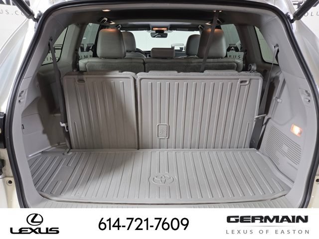 Used 2019 Toyota Highlander XLE AWD/4WD image 22