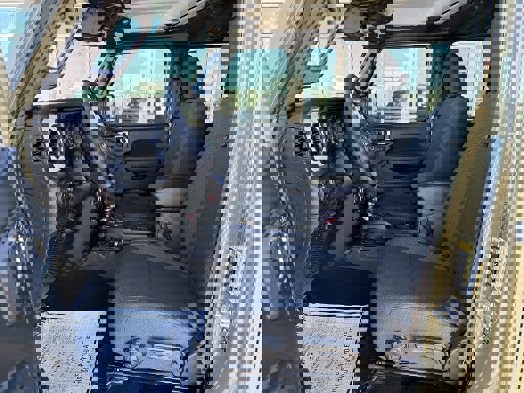 New 2025 Jeep Gladiator Willys image 10