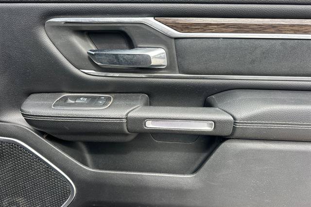 Used 2019 RAM 1500 Laramie AWD/4WD image 18