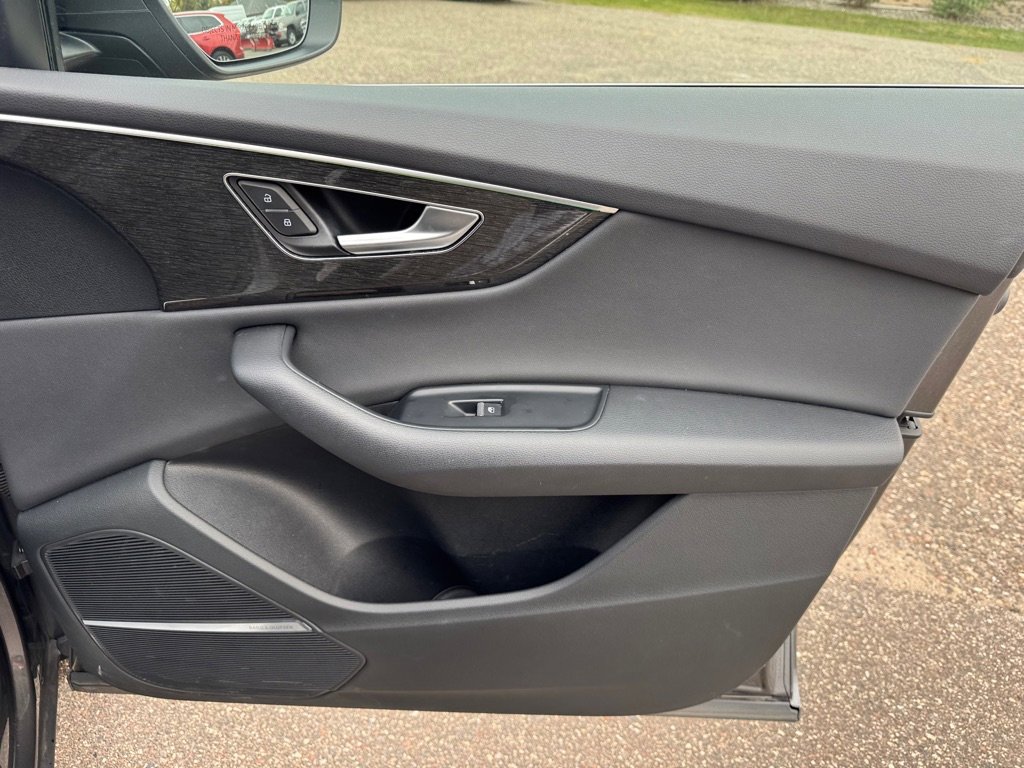 Used 2019 Audi Q8 Prestige image 34