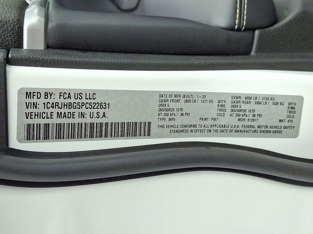 Used 2023 Jeep Grand Cherokee Limited w/ Luxury Tech Group II image 30