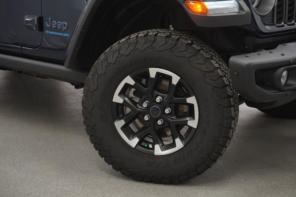 Used 2025 Jeep Wrangler Unlimited Rubicon 4xe AWD/4WD image 4