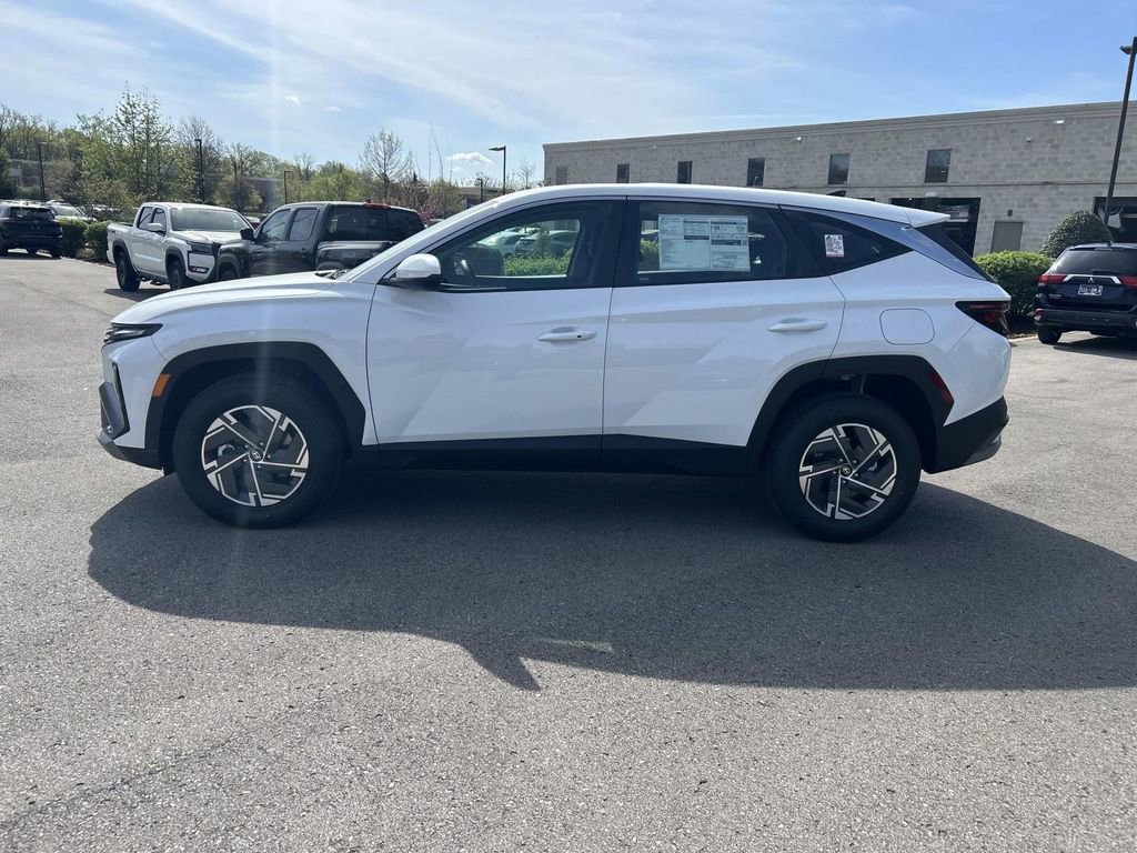 New 2026 Hyundai Tucson Blue SE image 4