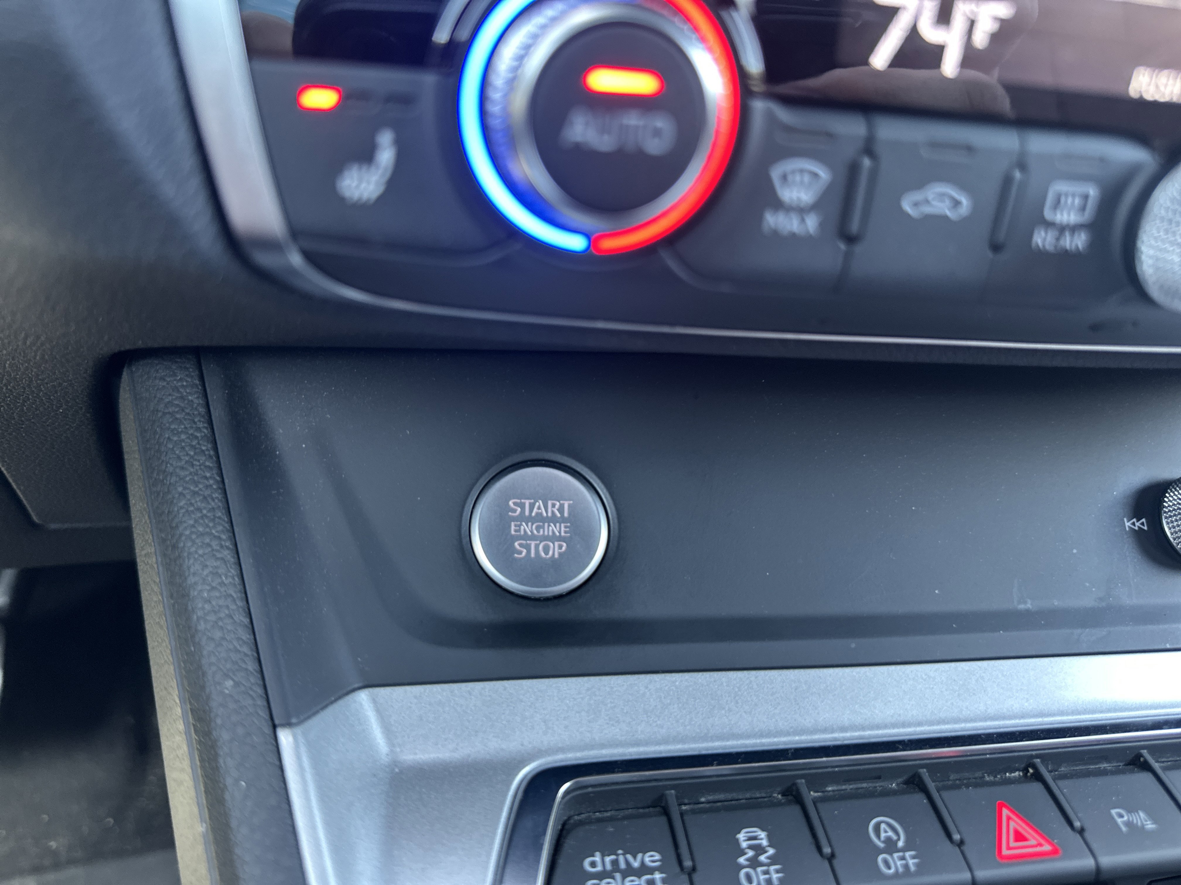 Used 2020 Audi Q3 2.0T Premium AWD/4WD image 25