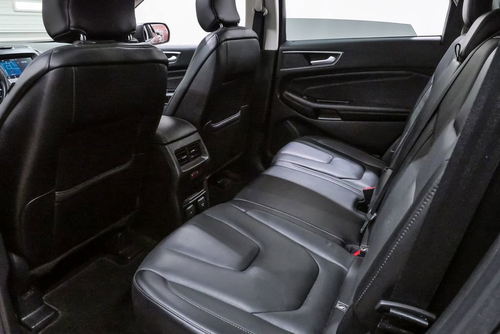 Used 2017 Ford Edge Titanium w/ Equipment Group 301A AWD/4WD image 11